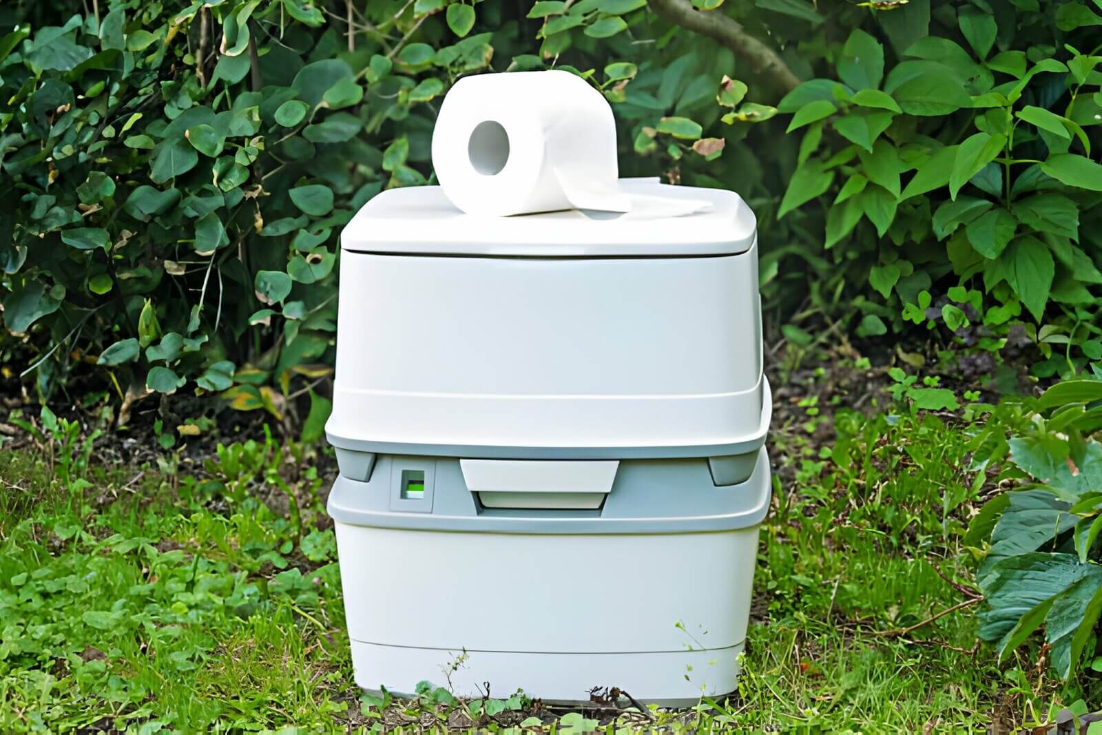 a flushing portable camping toilet